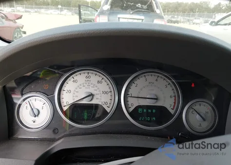 2008 Chrysler Town & Country Touring from USA, damaged, VIN 2A8HR54P78R674220